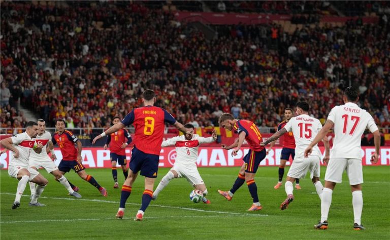 تعرف على كيفية حفاظ إسبانيا على الصدارة في تصفيات كأس العالم مع أحدث الأخبار والتحليلات قبل انطلاق البطولة.