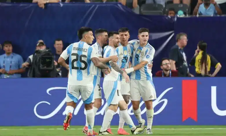 تابع تصفيات كأس العالم 2026 لقارة أمريكا الجنوبية حيث تتنافس المنتخبات بحماس للفوز والتأهل إلى أكبر بطولة كرة قدم في العالم.