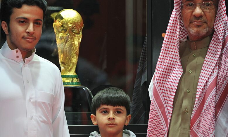 اكتشف كل ما يتعلق بكوكاكولا وعشاق كأس العالم 2026، وأحدث الأخبار والتحديثات الحصرية حول الحدث الرياضي الأكبر في العالم.