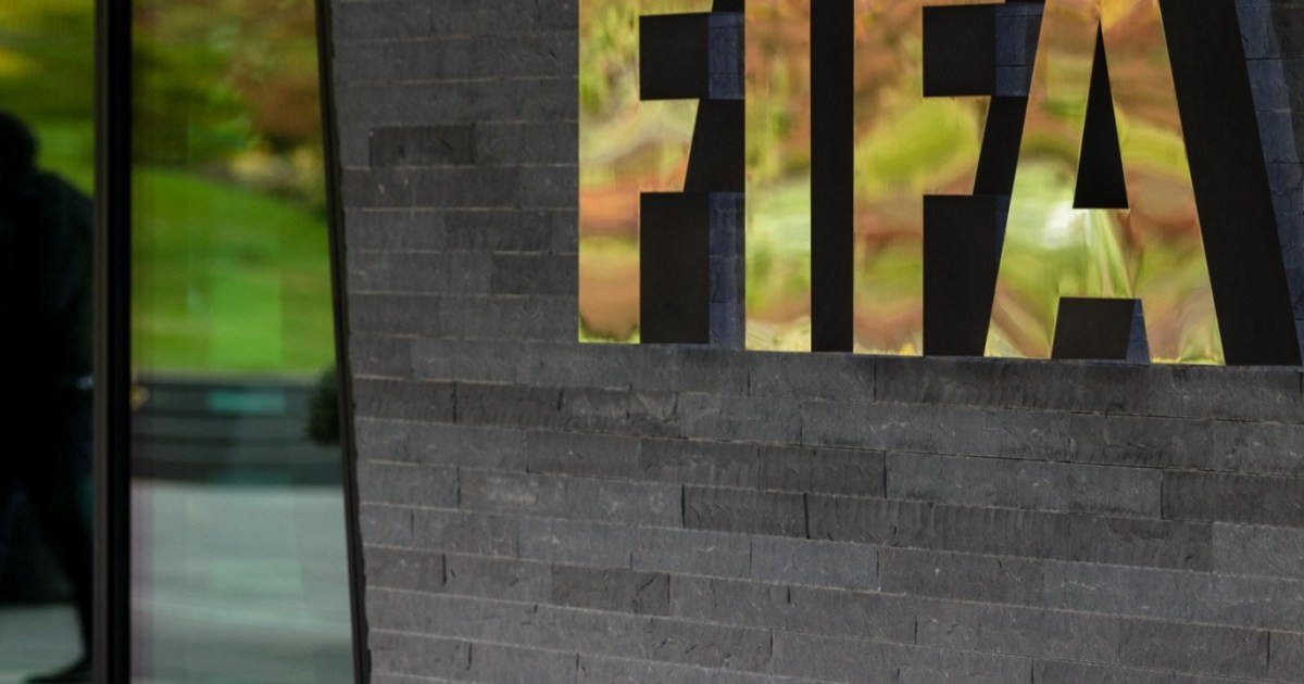 تحليل لأبرز التحديات والصعوبات التي تواجه الفيفا قبل انطلاق كأس العالم 2026 وتأثيرها على سير البطولة.