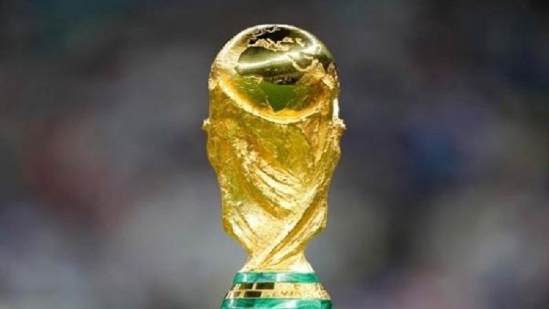 أعلنت الفيفا اعتماد فواصل للترطيب في مونديال 2026 لضمان راحة وصحة اللاعبين خلال المباريات في الظروف الحارة.