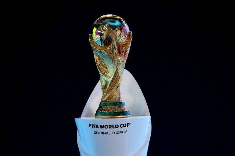 استكشف كيف سيؤثر كأس العالم 2026 على مستقبل كرة القدم الأمريكية والتحولات المهمة التي سيشهدها هذا الحدث العالمي.
