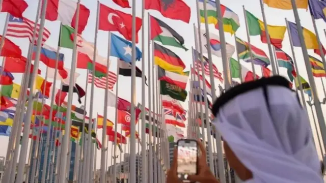اكتشف أفضل معسكرات كأس العالم في أماكن غير متوقعة داخل الولايات المتحدة، واستمتع بتجارب فريدة تجمع بين الرياضة والمغامرة.
