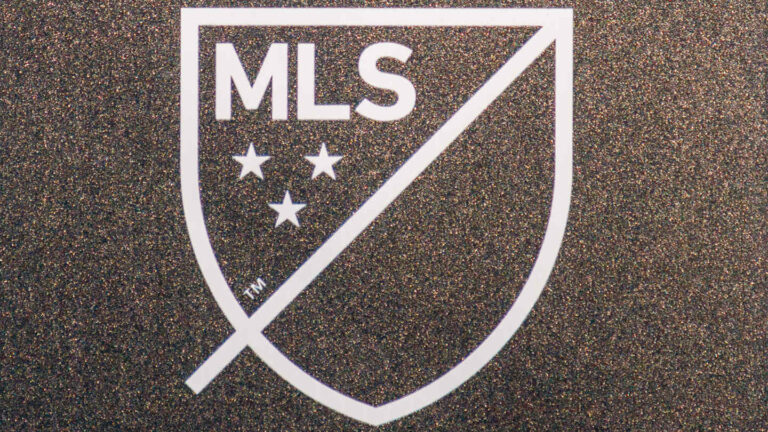 اكتشف أبرز نجوم كندا الذين سيلعبون في دوري mls عام 2026، وأبرز مهاراتهم وتأثيرهم المتوقع على البطولة المقبلة.