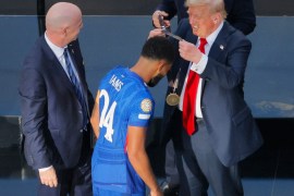 استكشف تفاصيل قضية ترامب المتعلقة بابتزاز كأس العالم، وتأثيرها على السياسة والرياضة العالمية في تحليل شامل ومبسط.