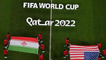 استكشف العلاقات بين إيران وأمريكا وتأثيرها على مشاركتهما في كأس العالم، والتحليلات السياسية والرياضية لهذه التفاعلات المثيرة.