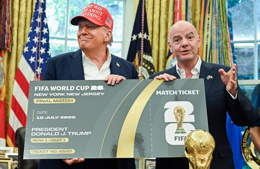 تتزايد الشكوك حول مشاركة إيران في كأس العالم 2026، مع تساؤلات حول استعدادات الفريق والتحديات المحتملة التي قد تواجهها في البطولة القادمة.